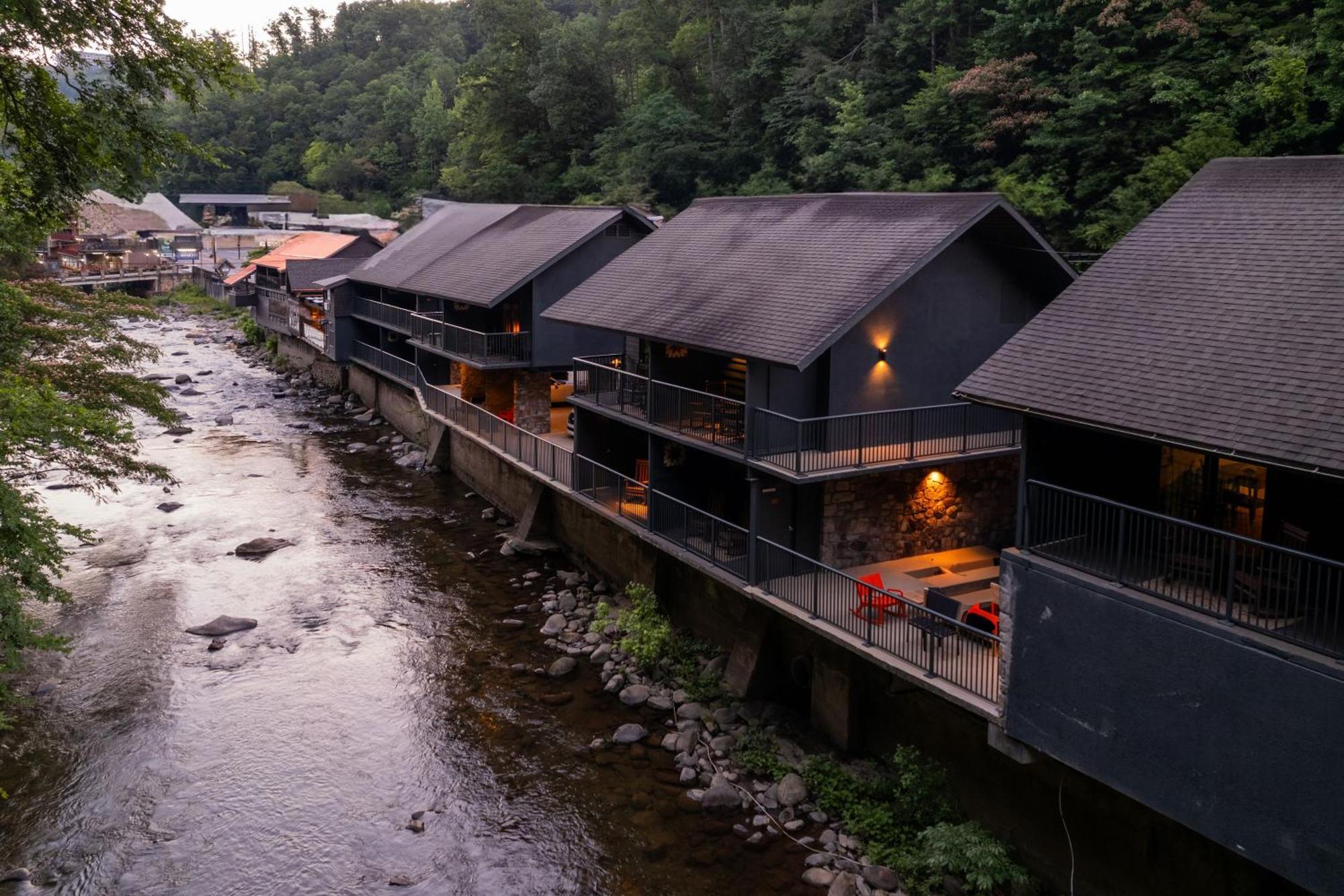 Historic Rocky Waters Inn, A Small Luxury Hotel Gatlinburg Esterno foto